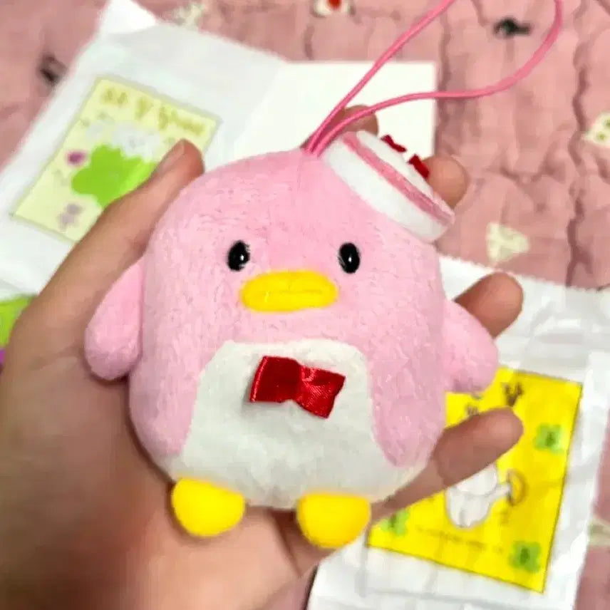 [BUNJANG] Classic Tuxedo Penguin Pink Doll Keychain / 고전 턱시도샘 펭귄 핑크 인형 키링