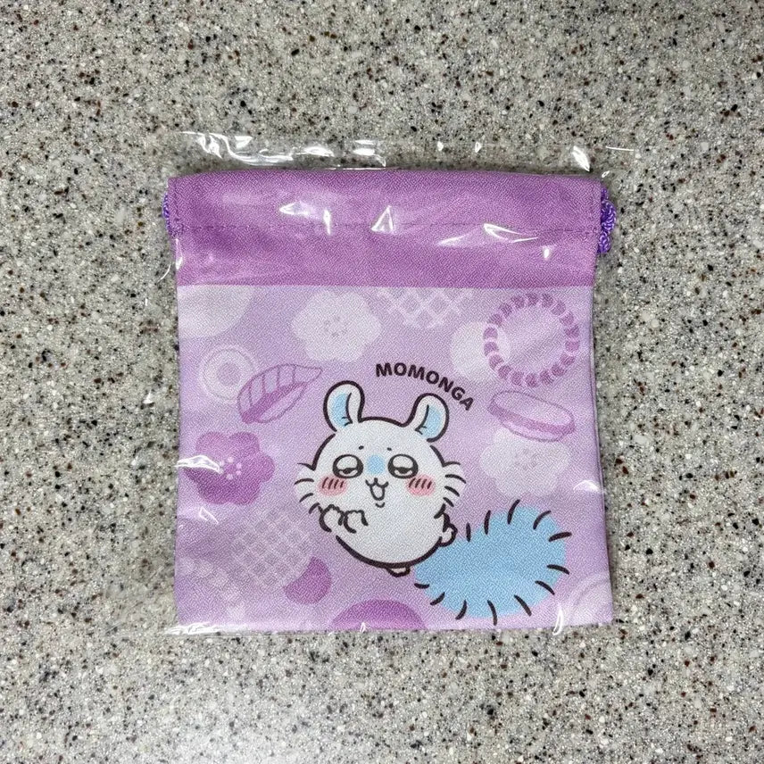 [BUNJANG] Chiikawa Kurazushi Collaboration Pouch Momonga / 치이카와 쿠라스시 콜라보 파우치 모몽가