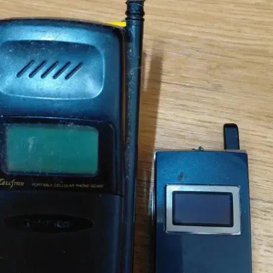 [BUNJANG] Goldstar SC-800 &amp; CYON Feature Phones / 골드스타 휴대폰 SC-800, CYON 휴대폰