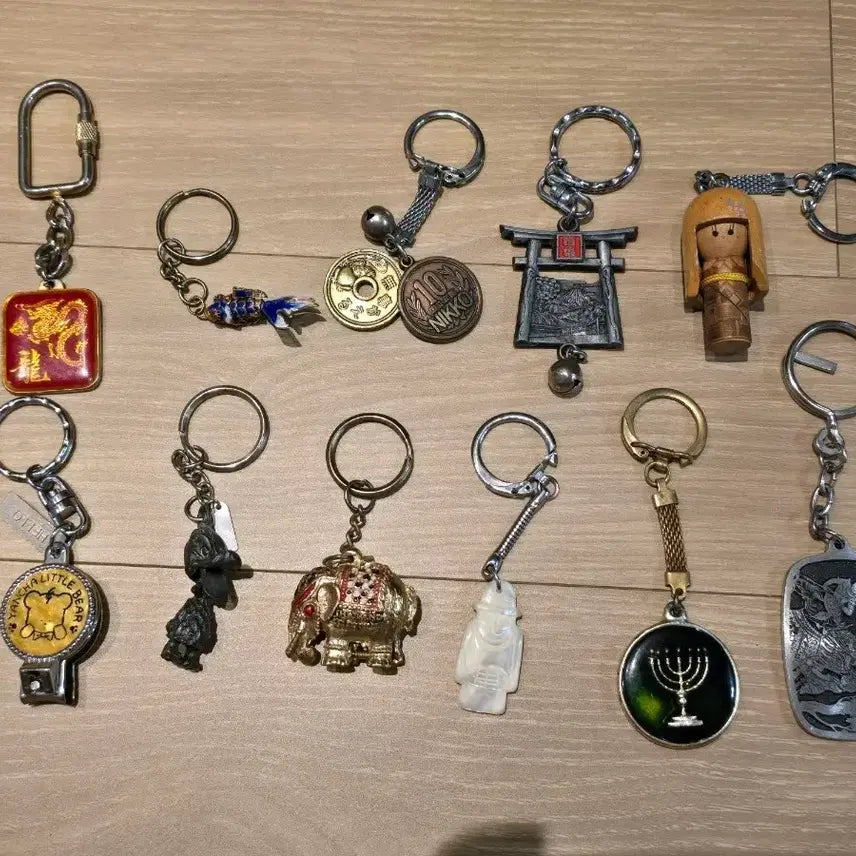 [BUNJANG] Assorted Keychain Bundle Set (11 pieces) / 다양한 열쇠고리 11개 일괄