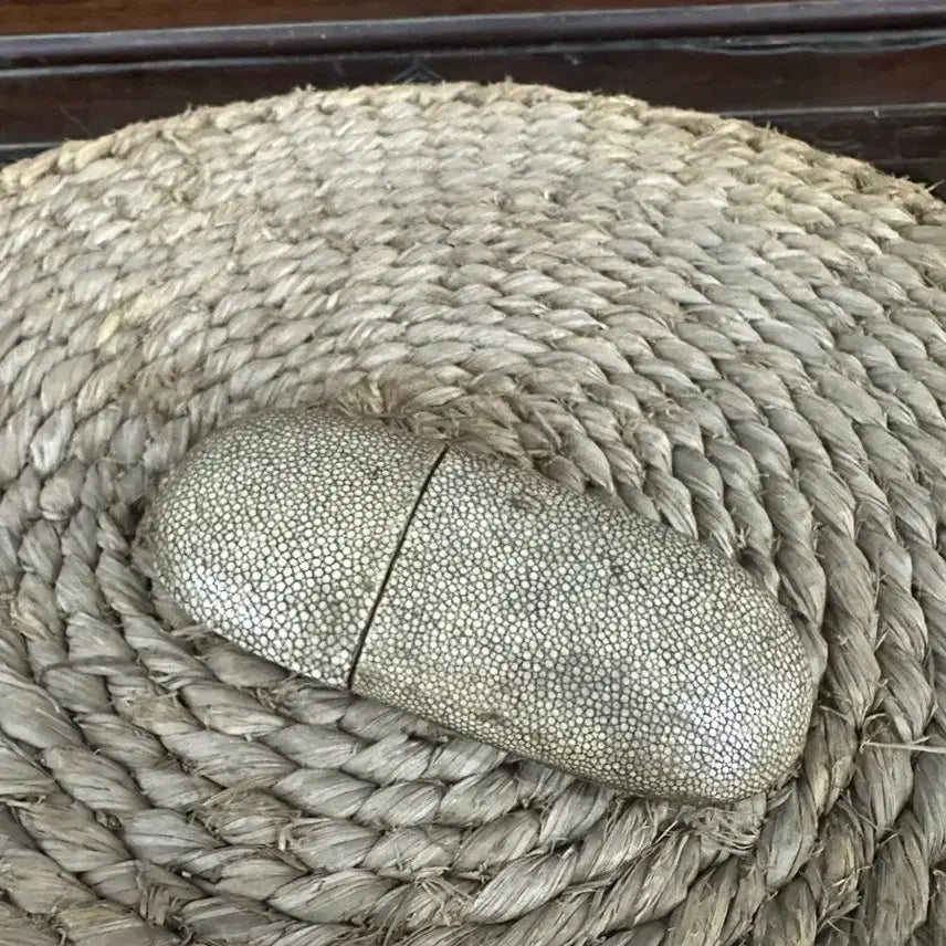 [BUNJANG] Antique Spectacle Case (Rabbit) with Spectacles (One Leg Missing) / 옛날 안경집(어피) , 안경(한쪽 다리 분실)