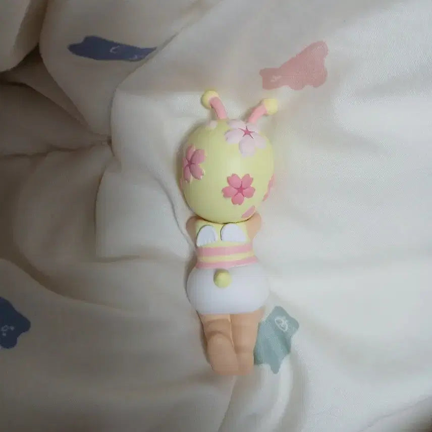[BUNJANG] Sonny Angel Cherry Blossom Honey Bee Hyper Edition / 소니엔젤 벚꽃꿀벌히퍼