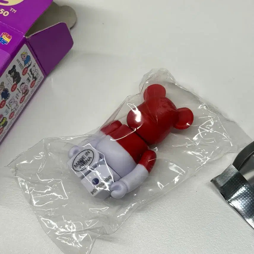 [BUNJANG] Bearbrick Series 50 Flag (Sealed) / 베어브릭 50탄 플래그 (미개봉)