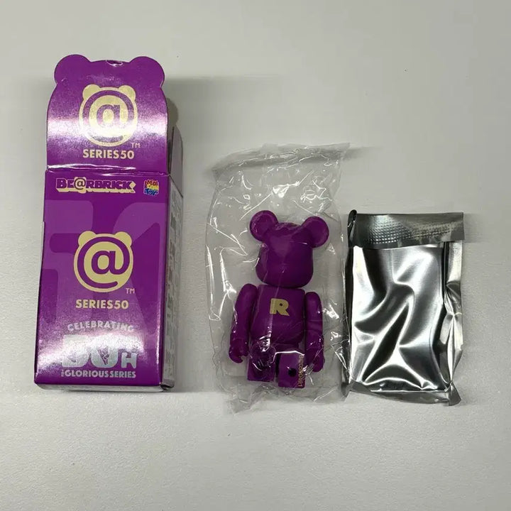 [BUNJANG] Bearbrick Series 50 Basic R (Sealed) / 베어브릭 50탄 베이직R (미개봉)