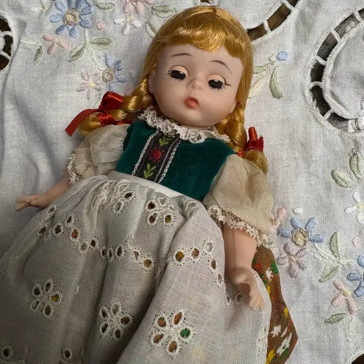 [BUNJANG] Madame Alexander 8-inch Austrian Vintage Doll / 마담알렉산더 8인치 오스트리아 빈티지 인형 마담 알랙산더