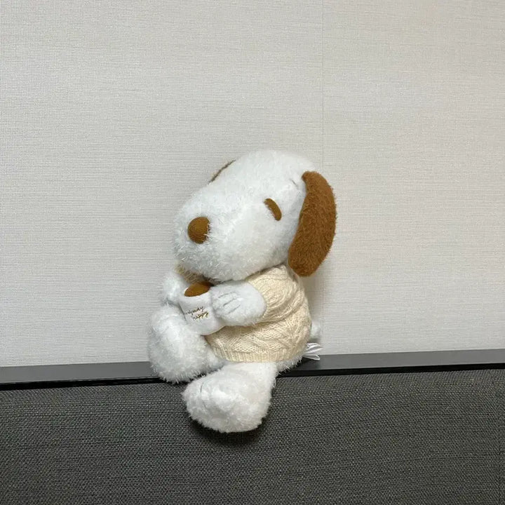 [BUNJANG] Snoopy Knit Doll (Beige) / 스누피 인형 베이지색 니트