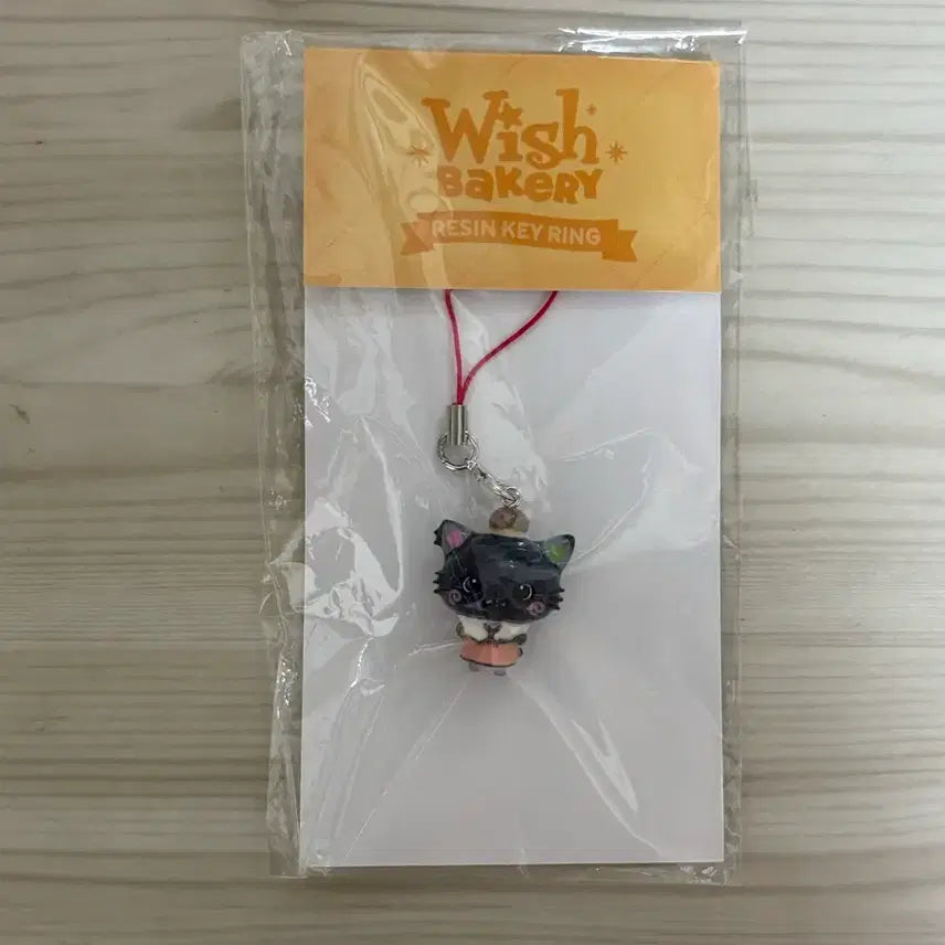 [BUNJANG] NCT WISH Riku Bakery Acrylic Resin Keyring / 엔시티위시 리쿠 베이커리 아크릴 레진 키링 새상품
