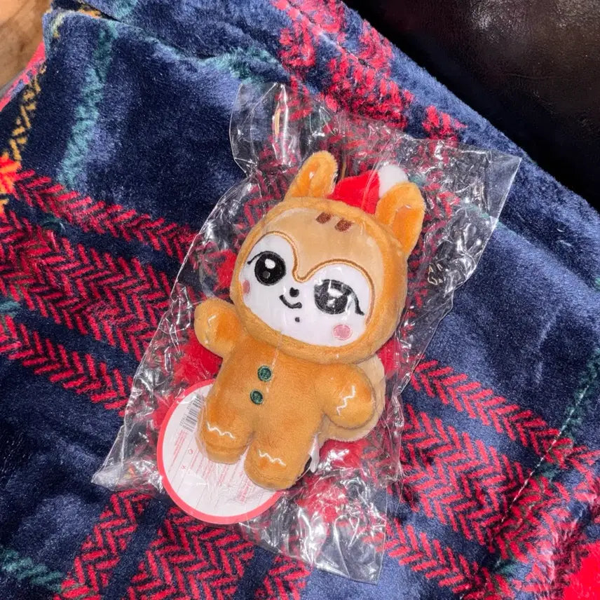 [BUNJANG] IVE Gaeul Christmas Minive Doll (Sealed) / 미개봉) 아이브 가을 크리스마스 미니브 달이 미개봉 인형 판매