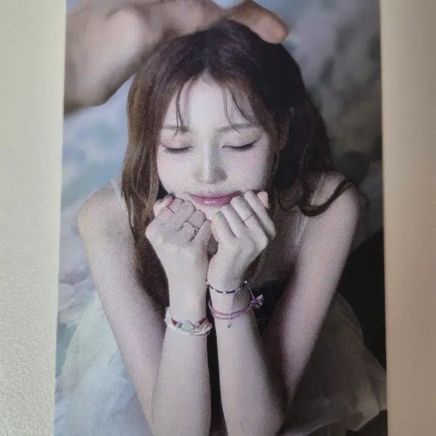 [BUNJANG] IZNA Lee Eun-sae HMV Lucky Draw Photocard / 현물) izna 이즈나 HANDLE WITH CARE 덤핫 HMV 세비