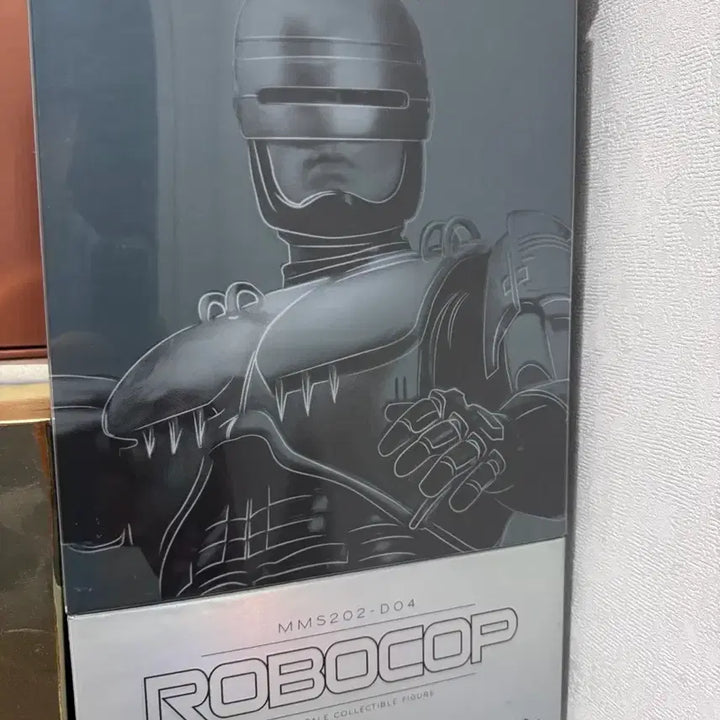 [BUNJANG] Hot Toys RoboCop Figure / 핫토이 로보캅