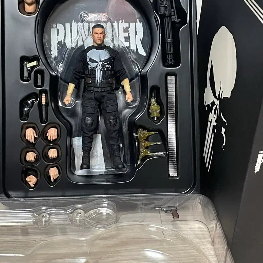 [BUNJANG] Mezco John Bernthal Punisher (Netflix) Action Figure / 메즈코 존번탈 퍼니셔 (넷플릭스)