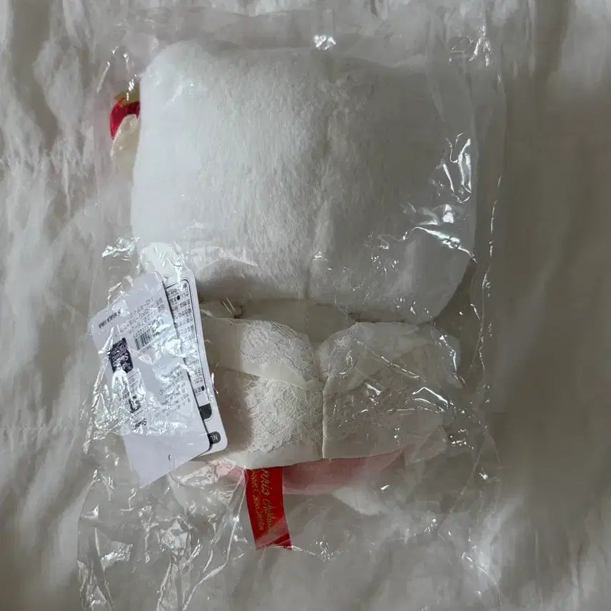 [BUNJANG] Sanrio Hello Kitty Sweet Cake Medium Plush Doll / 산리오 키티 스위트케이크 중형 누이 인형 미개봉