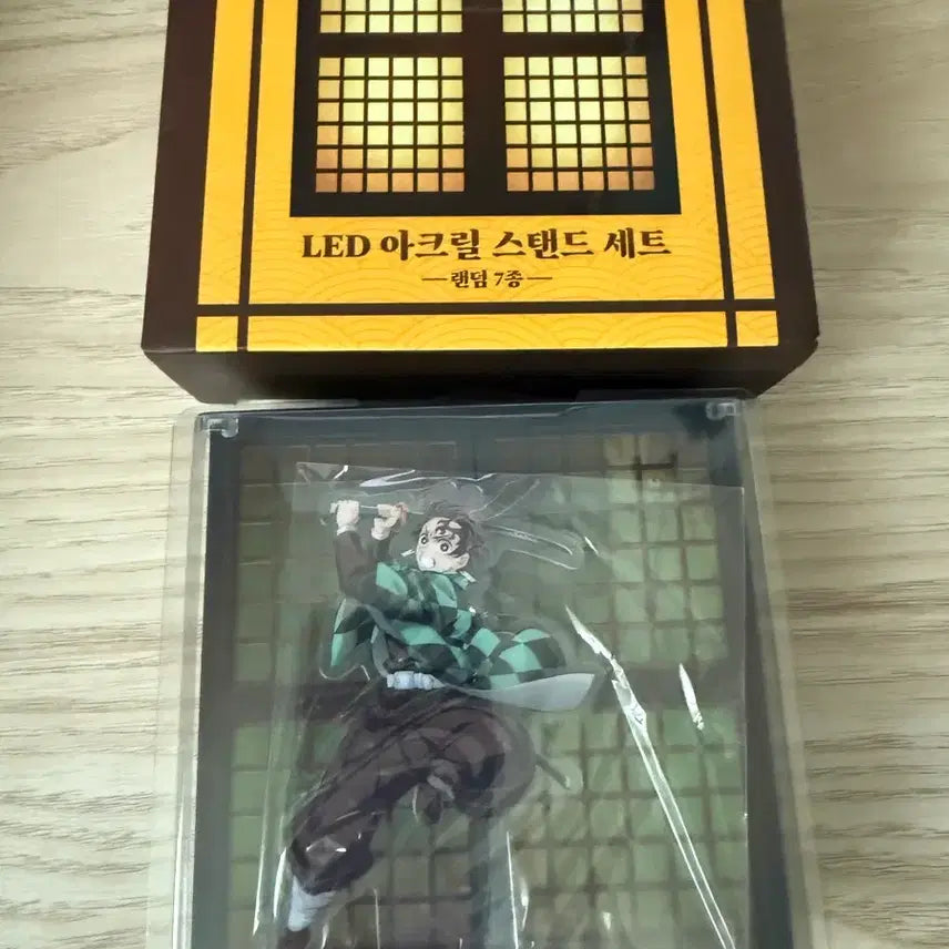 [BUNJANG] Demon Slayer Tanjiro LED Acrylic Stand Set / 귀멸의 칼날 탄지로 LED 아크릴 스탠드 세트 맘스터치