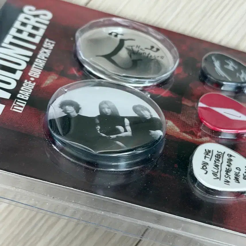 [BUNJANG] The Volunteers Peak Can Badge Set / 더발룬티어스 피크 캔뱃지 세트