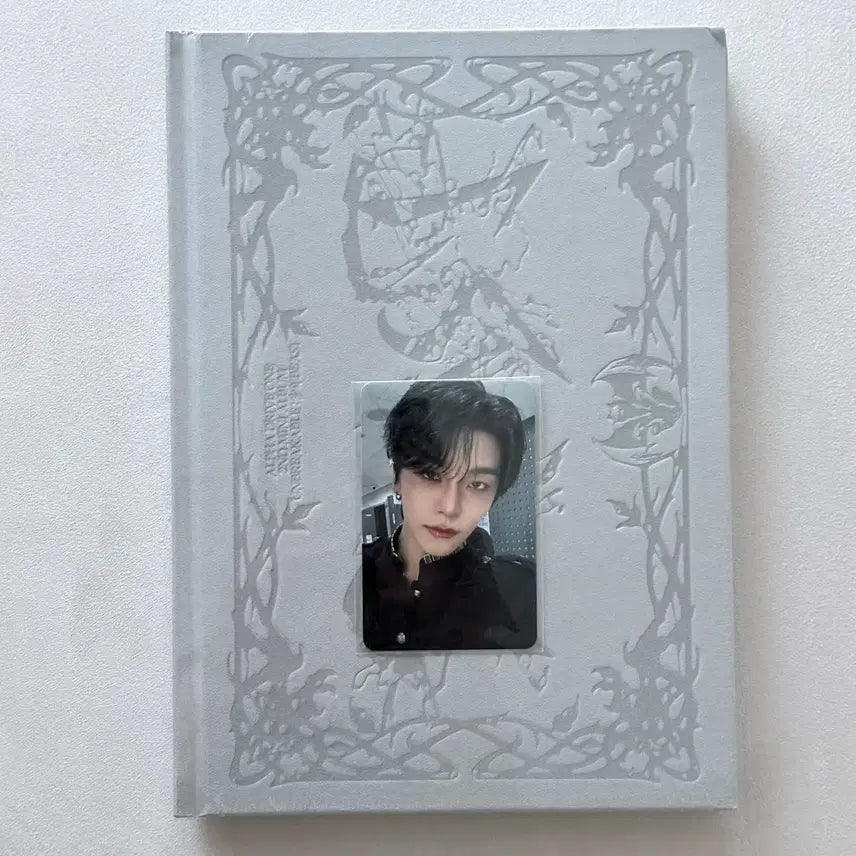 [BUNJANG] AldiWon ShinLong Showcase POB Photocard &amp; Sealed Album Bundle Set / 알디원 씬롱 쇼케이스 특전 포카 + 미개봉 앨범 fragile beast