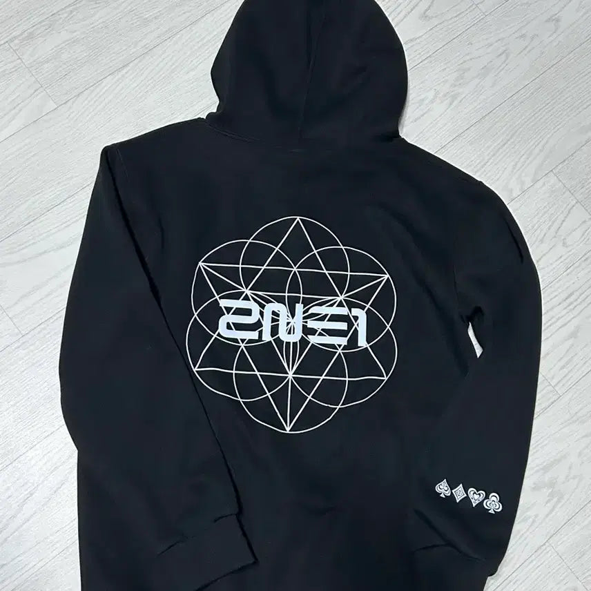 [BUNJANG] 2NE1 Welcome Back Symbol Hoodie Black L Size / 2NE1 웰컴백 심볼 후드 블랙 투애니원