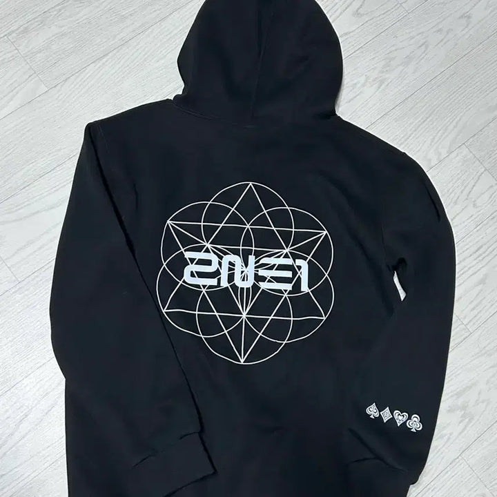 [BUNJANG] 2NE1 Welcome Back Symbol Hoodie Black L Size / 2NE1 웰컴백 심볼 후드 블랙 투애니원