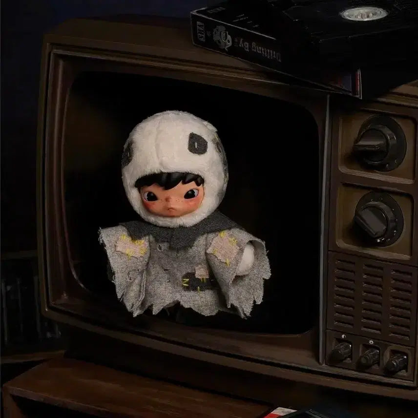 [BUNJANG] Pop Mart Hirono After Dark Series Ghost Figure / 팝마트 히로노 애프터 다크 시리즈 유령 팝니다.