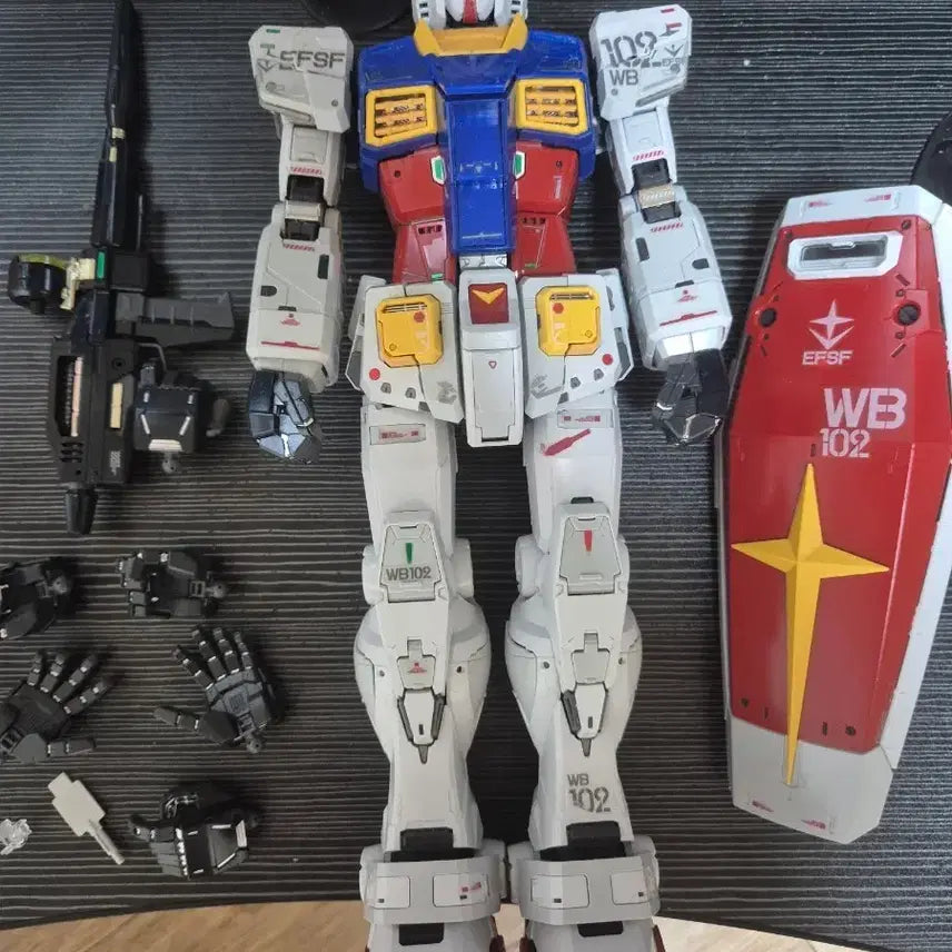[BUNJANG] Bandai PG Unleashed Gundam Gloss Finish (Built, Parts Missing) / pg 언리쉬드 건담 유광마감 반다이 가조판매(하자있음)