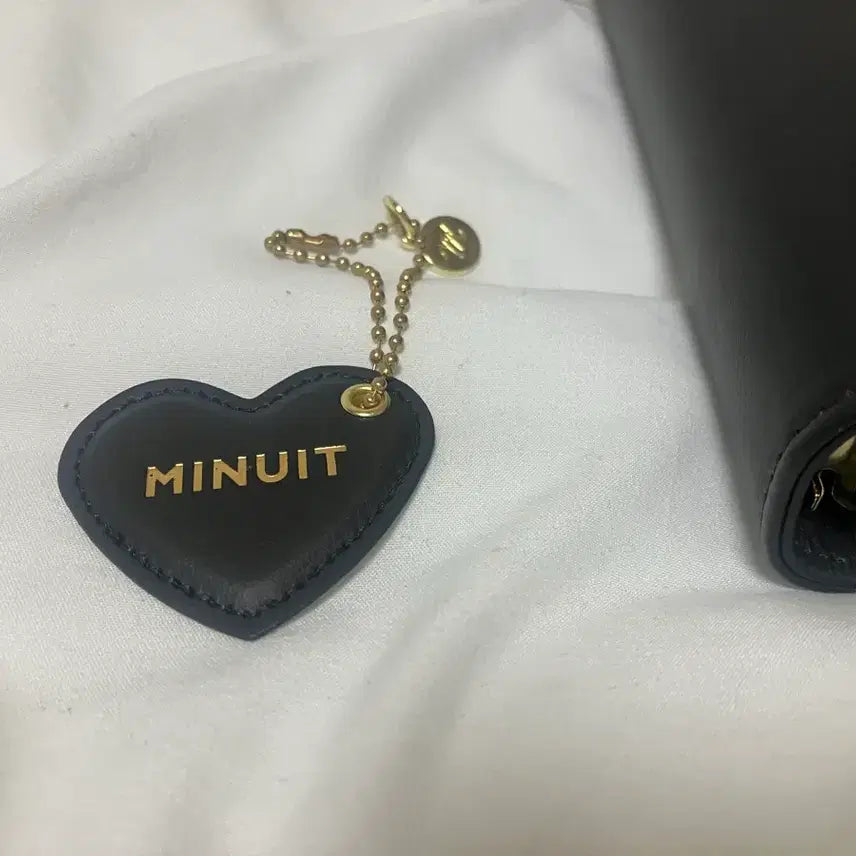 [BUNJANG] minuit Macaron Black A5 Photocard Binder with Inserts / 미뉴잇 마카롱 블랙 A5 포토카드 바인더 다이어리 속지