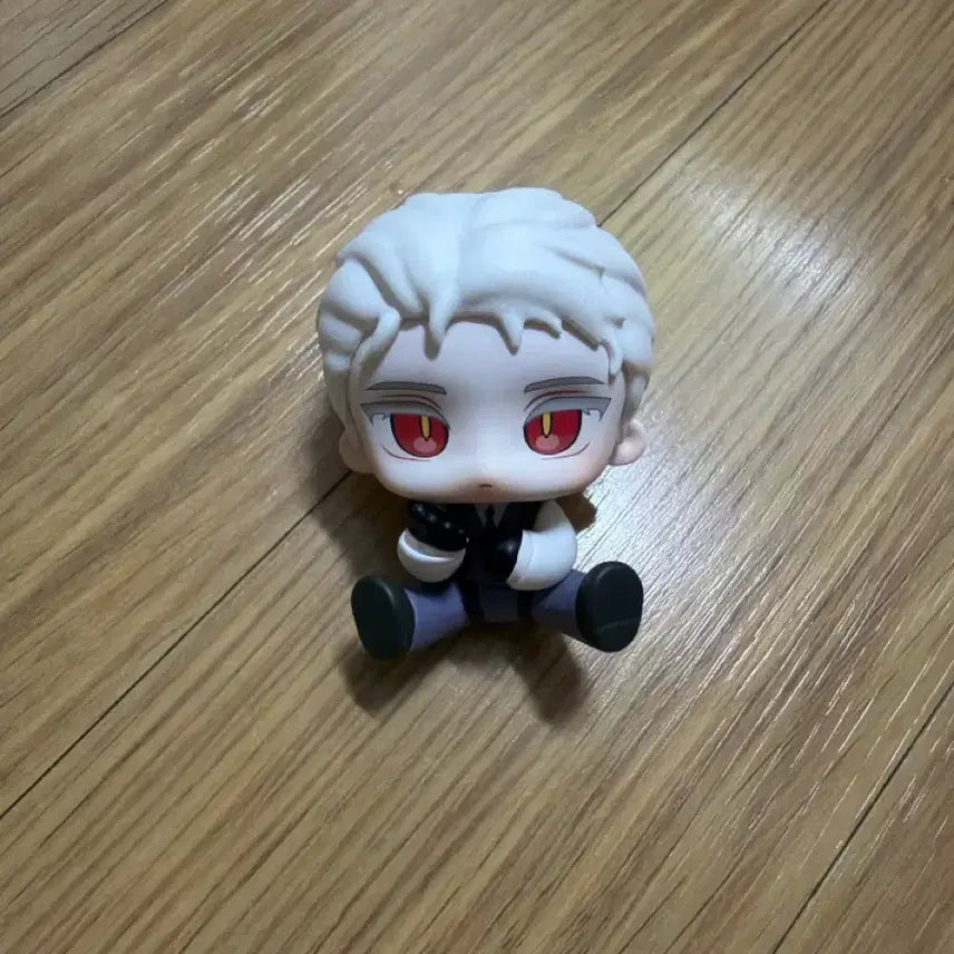 [BUNJANG] Lee Ja-heon All-Seated Figure / 괴출 모두앉아 피규어 이자헌 양도