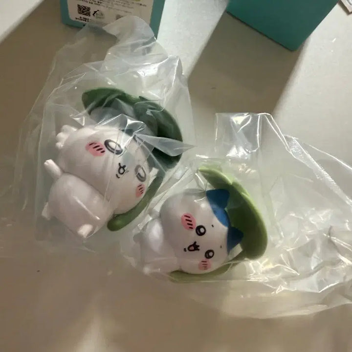 [BUNJANG] Chiikawa Usagi &amp; Hachware Figures / 우산치이카와 모몽가/하치와레 (우사기 변경 가능)