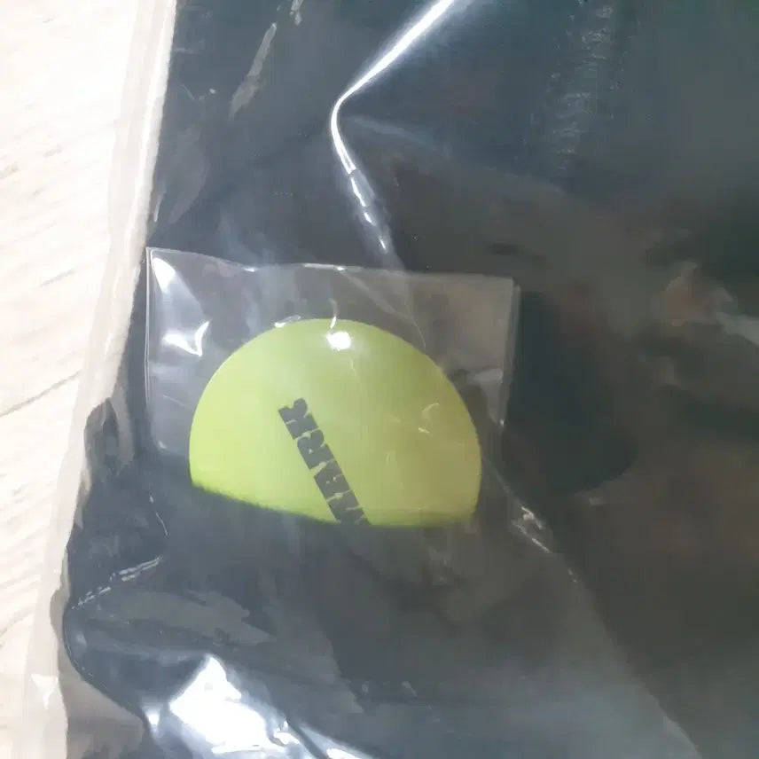 [BUNJANG] NCT DREAM Mark T-Shirt + Pin Button Set / NCT DREAM T-SHIRT + Mark  PIN BUTTON SET