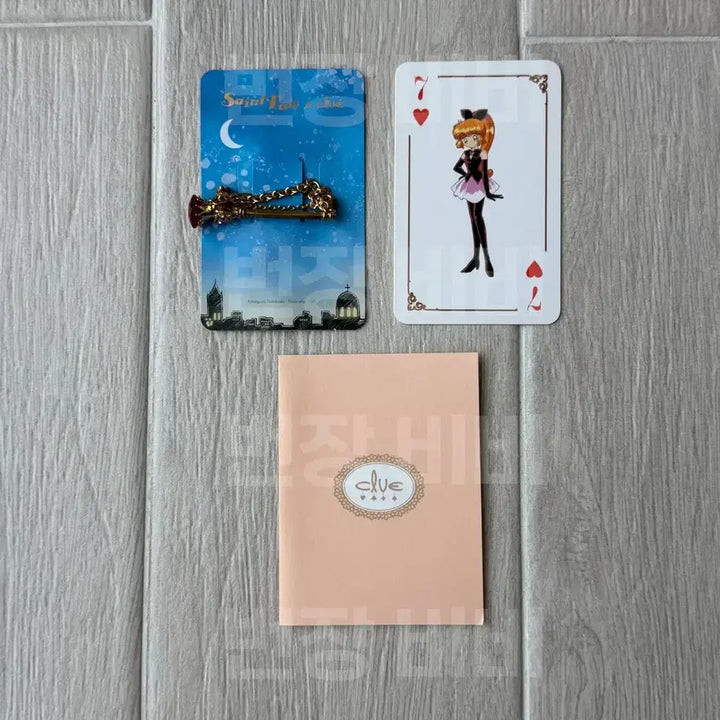 [BUNJANG] Clue x Saint Tail Illusion Stick Brooch with Photocard / 클루 천사소녀 네티 일루전스틱 뱃지 (Saint Tail Brooch)(포토카드 K카드)
