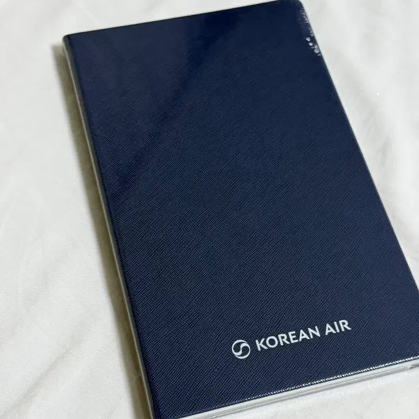 [BUNJANG] Korean Air Official Notebook and Gel Pen Set / 대한항공 공식 굿즈 판매합니다.