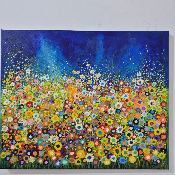 [BUNJANG] Vibrant Wildflowers on Deep Blue Canvas Painting / 깊은 푸름과 들꽃들 그림