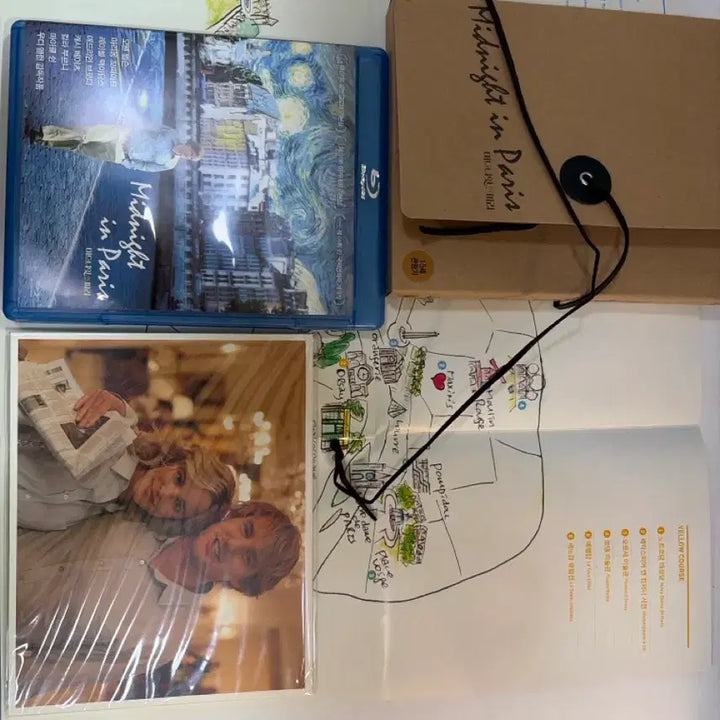 [BUNJANG] Midnight in Paris Blu-ray + Postcard + Map / 블루레이)중고)미드나잇 인 파리 블루레이 (+엽서+ 지도)