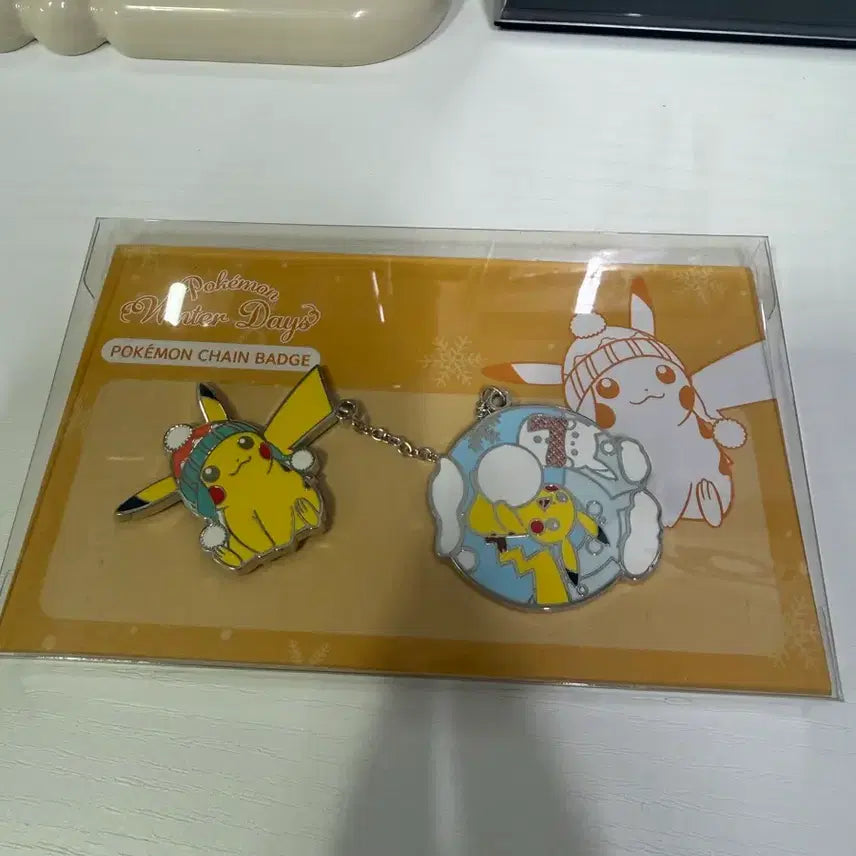 [BUNJANG] Pokemon Store Chain Badge Winter Days (Pikachu) / 포켓몬 스토어 체인 뱃지 Winter Days (피카츄)
