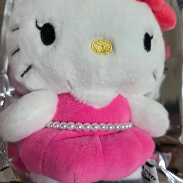 [BUNJANG] BLACKPINK Jisoo Hello Kitty Doll Keychain / 헬로키티 지수 인형 키링