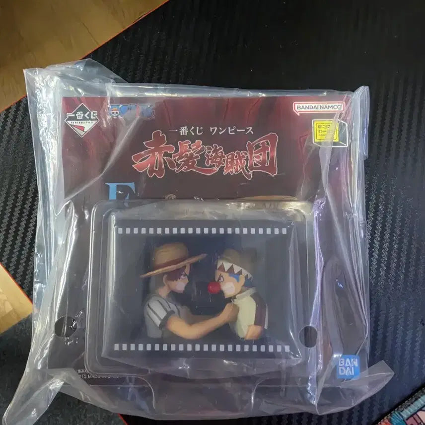 [BUNJANG] One Piece Red-Haired Pirates Ichiban Kuji E Prize Shanks &amp; Buggy Figure (Sealed) / 미개봉) 빨간머리해적단 제일복권 e상 샹크스 버기 피규어