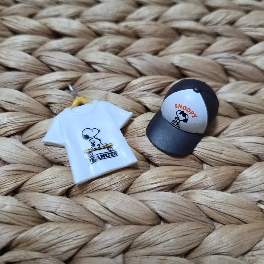 [BUNJANG] Snoopy T-shirt &amp; Hat Set, Re-Ment Figure / 스누피 티셔츠 모자 세트 리멘트 피규어