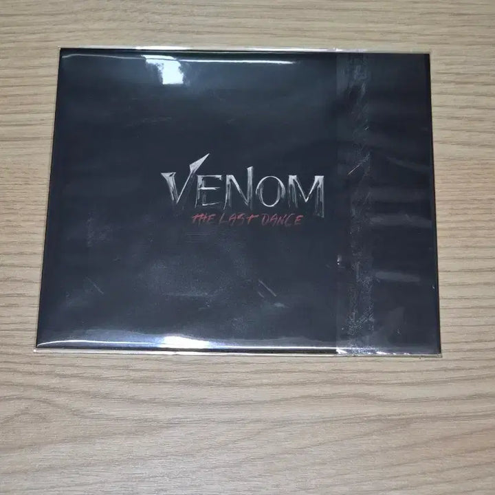 [BUNJANG] Venom Lenticular Card (Code X Used) / 베놈 렌티큘러 카드 (코드X)