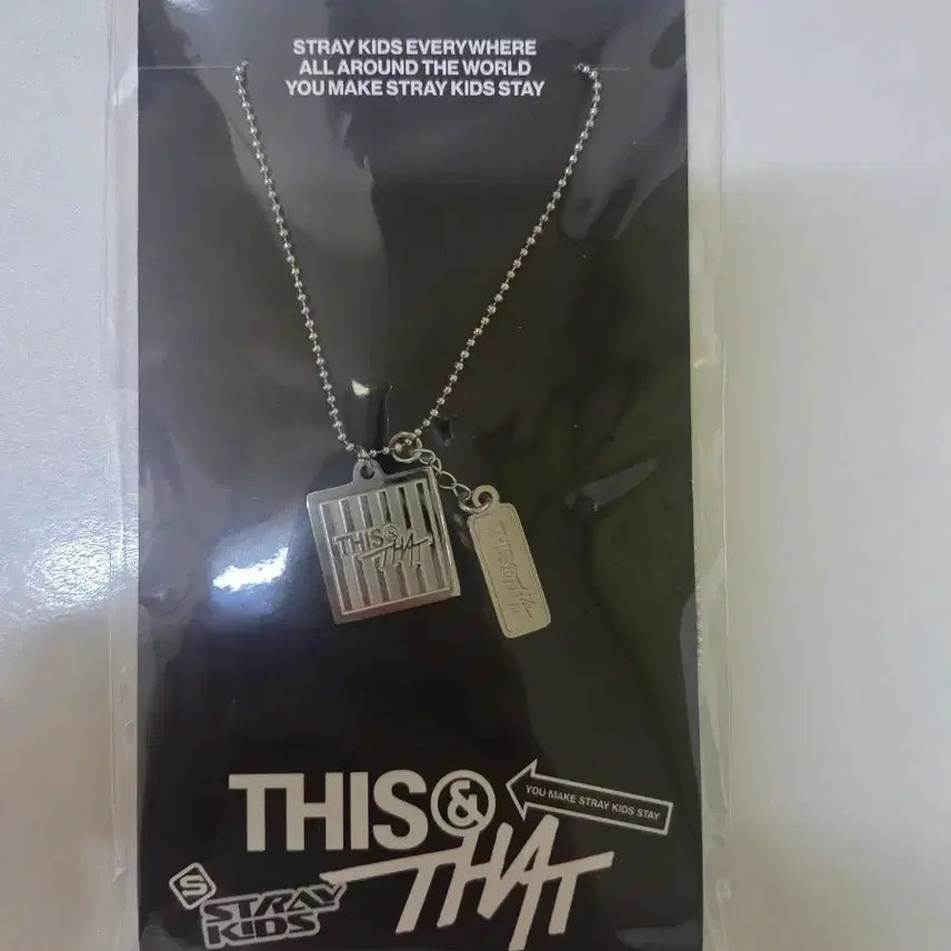 [BUNJANG] Stray Kids This &amp; That Popup MD Necklace / 스키즈 this &amp; that 팝업 엠디 목걸이