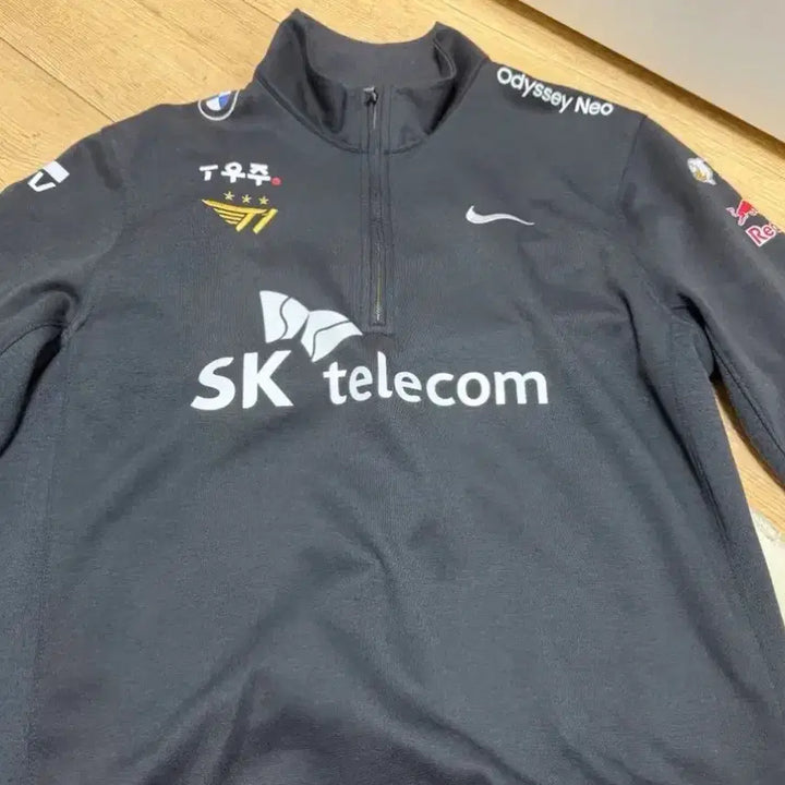 [BUNJANG] T1 22 Worlds Half-Zip Uniform - Guma Shippers / [XL] T1 티원 22 월즈 유니폼 반집업 하프집업 구마유시 마킹