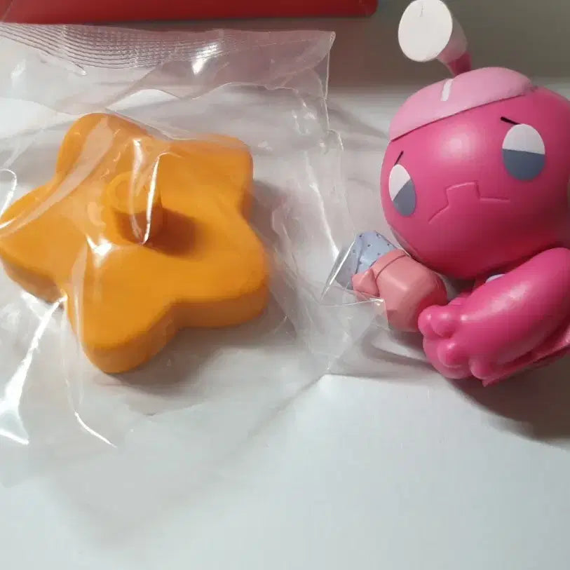 [BUNJANG] Pokemon Figures Jirachi + Charizard Bundle Set / 포켓몬 피규어 어리짱 + 리자몽 일괄로 팝니다+배송비반값택배 2000원 우체국 4000원
