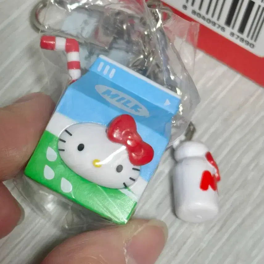 [BUNJANG] Hello Kitty Daegwallyeong Milk Kitty Charm / 올리브영 헬로키티 지역 키링 대관령 우유키티