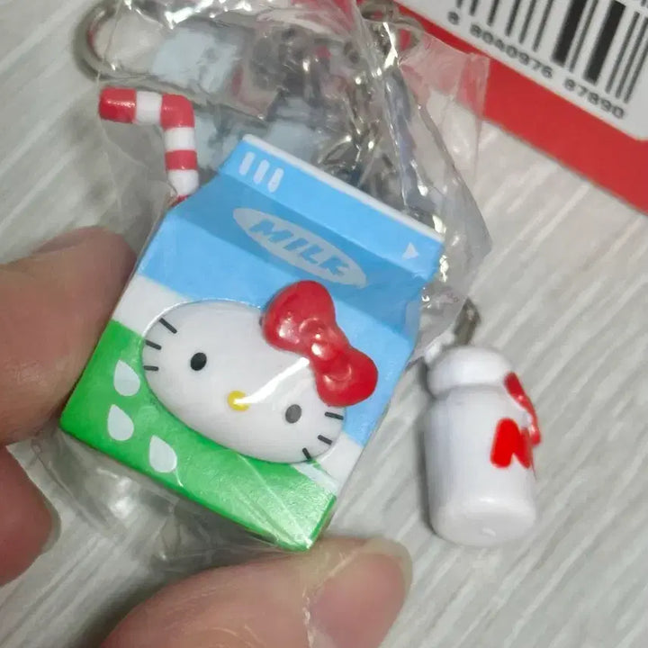 [BUNJANG] Hello Kitty Daegwallyeong Milk Kitty Charm / 올리브영 헬로키티 지역 키링 대관령 우유키티
