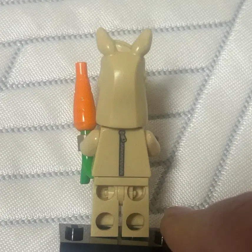 [BUNJANG] LEGO Minifigure Rabbit Worker / 레고 미니피규어 토끼 알바