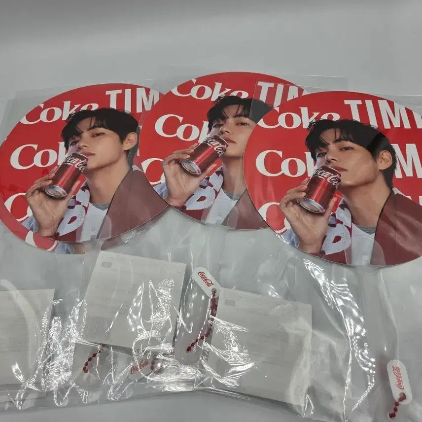 [BUNJANG] BTS V Coca-Cola Collaboration Fan / 코카콜라 뷔 콜라보 부채