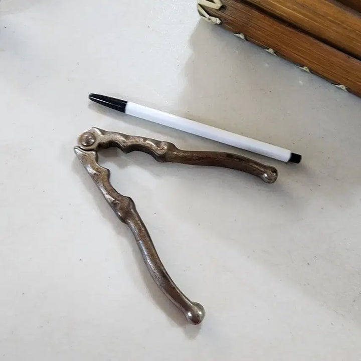 [BUNJANG] Vintage European Iron Nutcracker / 유럽에서온 빈티지 철제.호두까기(Nutcracker)