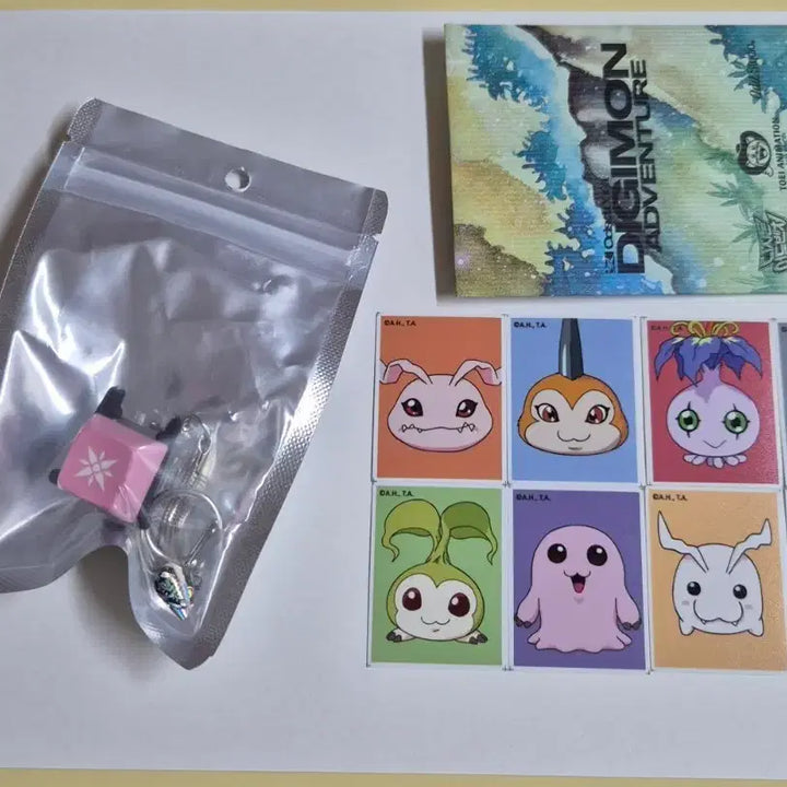 [BUNJANG] Digimon Adventure Light Crest Clicker Keychain Odd Studio / 디지몬어드벤처 빛의문장 키캡 클릭커 키링 무신사 오드스튜디오