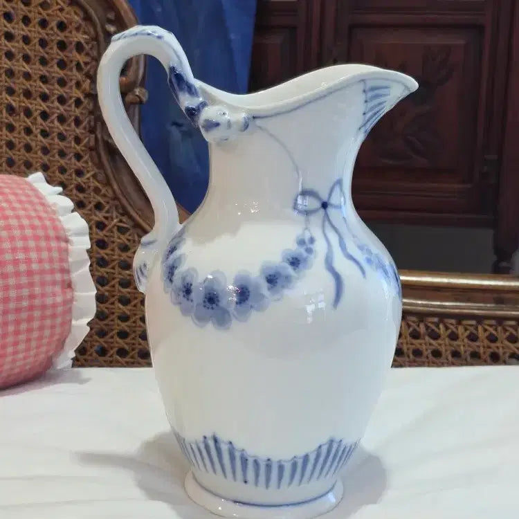 [BUNJANG] Bing &amp; Grøndahl Empire Vintage Pitcher / [인테리어 소품/무배] 덴마크 왕실 도자기 빙앤그론달(B&amp;G) 엠파이어 빈티지 피처/저그 (장식용 오브제)