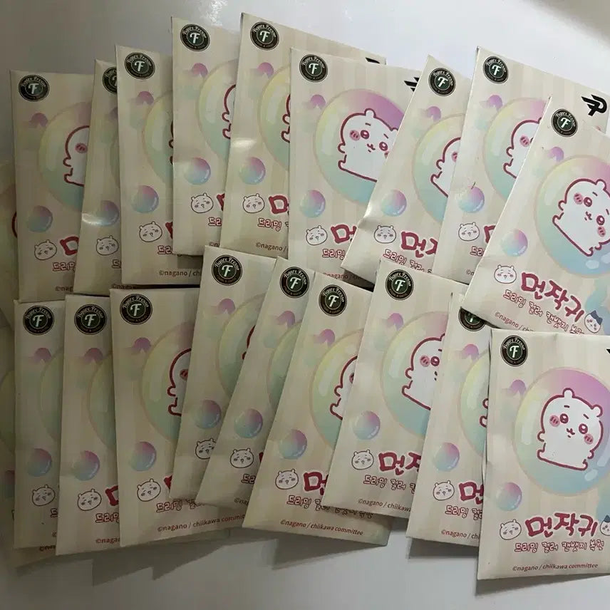 [BUNJANG] Chiikawa Chimakki Can Badge Bundle Set (20 pcs) / 치이카와 먼작귀 캔뱃지 20개