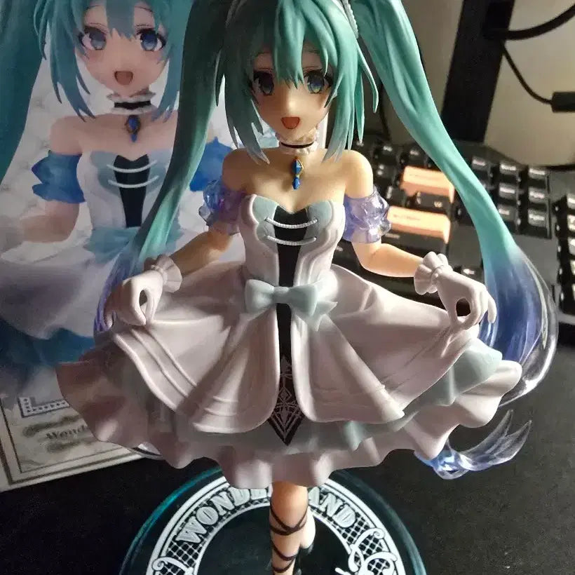 [BUNJANG] Hatsune Miku Wonderland Cinderella Figure / 하츠네 미쿠 원더랜드 신데렐라 피규어 판매합니다