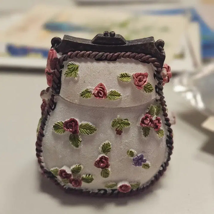 [BUNJANG] Rose Decor Handbag Trinket / 장미꽃 장식 여성용 가방 모양 트링켓 트링킷 레진소재