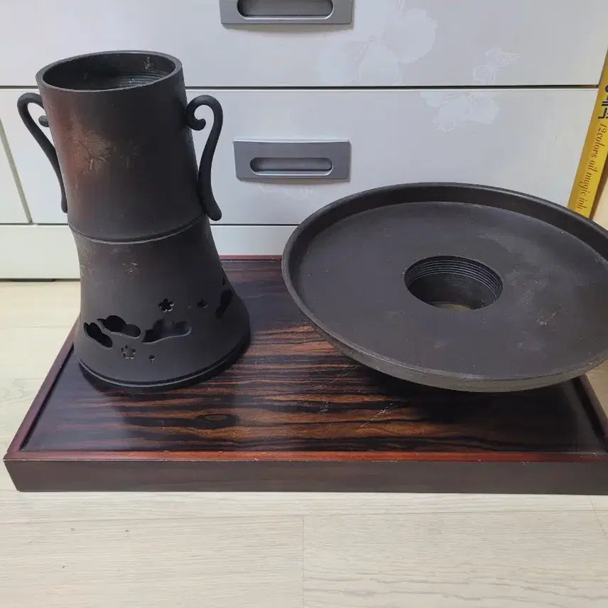 [BUNJANG] Japanese Brass Vase with Floral Engraving / 황동 우수 바다 (일본 제품)